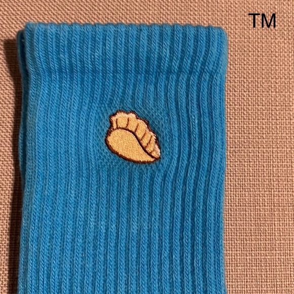 ON SALE! - 5 Pairs of Comfy Embroidered Compression Crew Socks - Picture 5 of 7